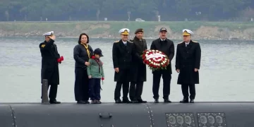 Dumlupınar Denizaltısı şehitleri anıldı