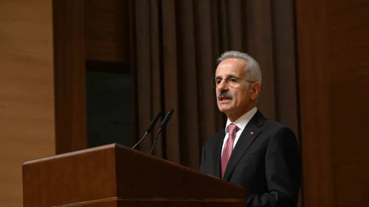 Bakan Uraloğlu’ndan Hürmüz Boğazı’ndaki Türk gemilerine ilişkin açıklama...