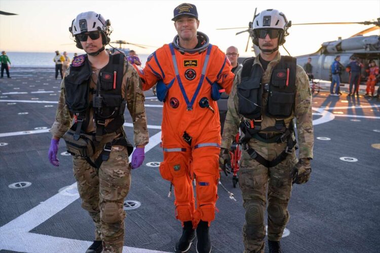 Uzay yolculuğu insan vücudunu nasıl etkiler?