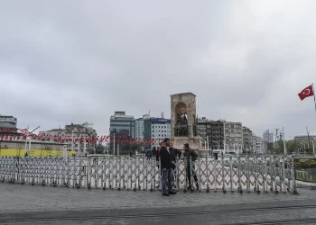 İstanbul’da ulaşımda kısıtlama: Metro, vapur ve bazı yollar trafiğe kapatıldı