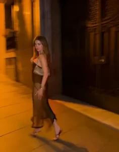 Afra Saraçoğlu’nun İspanya pozları büyüledi! Afra Saracoglu Ispanya pozlari buyuledi1 habermeydan