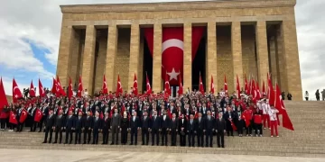 Bakan Bak ve beraberindeki heyet Anıtkabir’i ziyaret etti