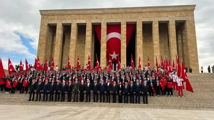 Bakan Bak ve beraberindeki heyet Anıtkabir'i ziyaret etti Anitkabir habermeydan