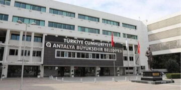 Antalya Büyükşehir Belediyesine operasyon! 25 kişi gözaltına alındı