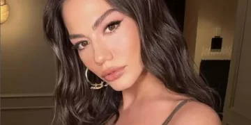 Demet Özdemir’in Cannes kareleri ardından filtre ve makyaj tartışma konusu oldu