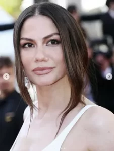 Demet ozdemir Cannes kareleri ardindan filtre makyaj tartisma konusu oldu1 habermeydan