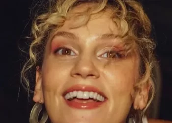 Farah Zeynep Abdullah sevenlerini endişelendirdi