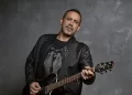 Haluk Levent İsrail'i eleştirirken canlı yayını kestiler Haluk Levent İsrail’i eleştirirken canlı yayını kestiler