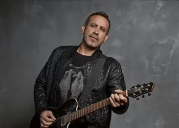 Haluk Levent İsrail'i eleştirirken canlı yayını kestiler Haluk Levent İsrail’i eleştirirken canlı yayını kestiler