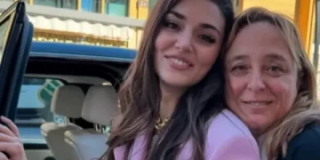 Hande Erçel ID İletişim’i profilinden sildi