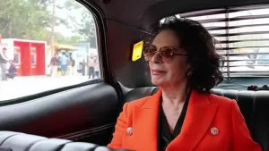 Hülya Koçyiğit'in 50 yıllık film sahnesi yeniden canlandırıldı Hulya Kocyigit50 yillik film sahnesi yeniden canlandirildi1 habermeydan
