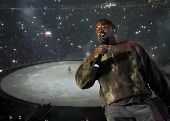Kanye West İstanbul’da sahneye çıktı