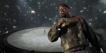 Kanye West İstanbul’da sahneye çıktı