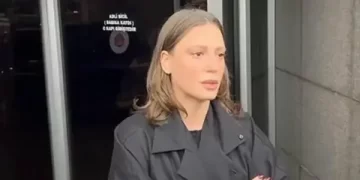 Serenay Sarıkaya uyuşturucu soruşturmasından gözaltına alındı Serenay Sarıkaya uyuşturucu soruşturmasından gözaltına alındı
