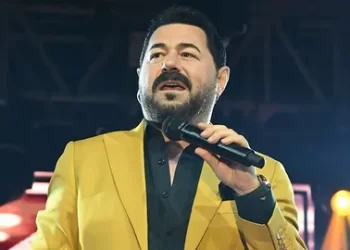 Serkan Kaya’dan sahne sırrı: Erkeğe yakışır şekilde giyinirim