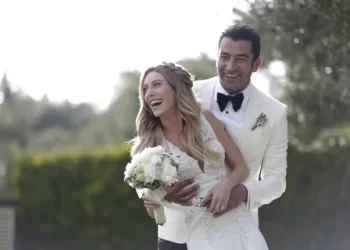 Sinem Kobal ve Kenan İmirzalıoğlu evliliklerinin 10’uncu yılını kutladı