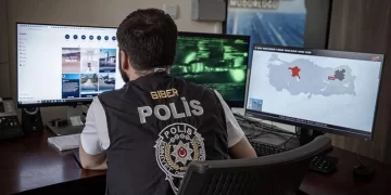 İstanbul'da 5 milyarlık operasyon! Tek bir e-posta dev ağı çökertti İstanbul’da 5 milyarlık operasyon! Tek bir e-posta dev ağı çökertti
