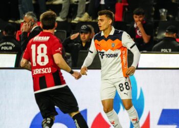 Başakşehir, Gaziantep’ten 3 puanla döndü!