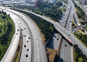 İstanbul’da bayramın ikinci gününde yollar boş kaldı İstanbul’da bayramın ikinci gününde yollar boş kaldı