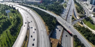 İstanbul’da bayramın ikinci gününde yollar boş kaldı İstanbul’da bayramın ikinci gününde yollar boş kaldı