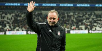 Beşiktaş, Sergen Yalçın ile yollarını ayırdı! Beşiktaş, Sergen Yalçın ile yollarını ayırdı!