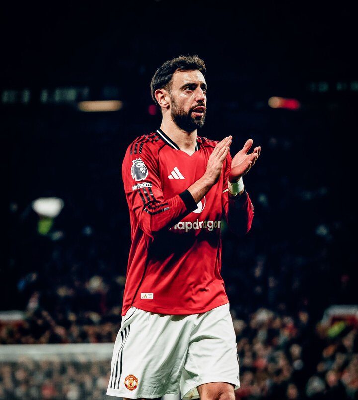 Bruno Fernandes, Premier Lig'de yılın futbolcusu seçildi! bruno fernandes premier ligde yilin futbolcusu secildi habermeydan e1779545719257