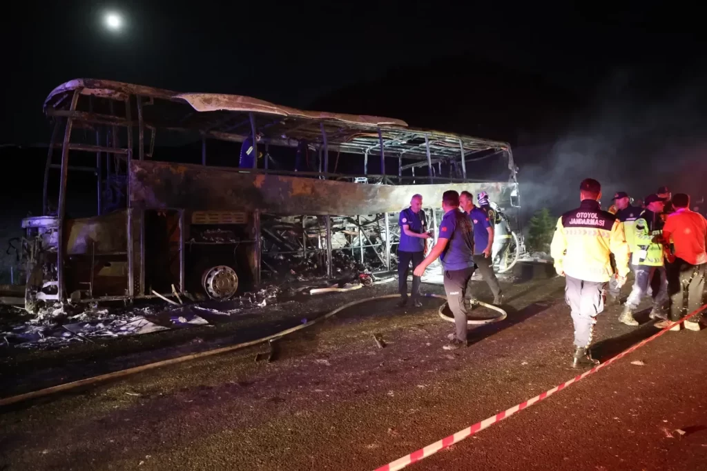 Denizli'de otobüs faciası: 1'i bebek 8 kişi hayatını kaybetti denizli habermeydan