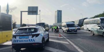 Emniyet şeridini kullanan sürücüler cezadan kaçamadı