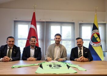 Fenerbahçe, Tarık Çetin ile uzattı!