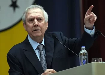 Fenerbahçe’de, Aziz Yıldırım başkan adaylığını açıkladı!