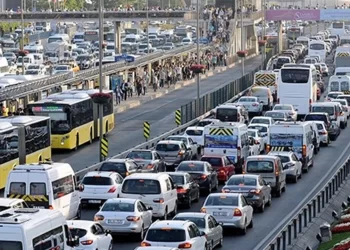Bayram tatili için büyük göç başladı! İşte yollarda son durum Bayram tatili için büyük göç başladı! İşte yollarda son durum
