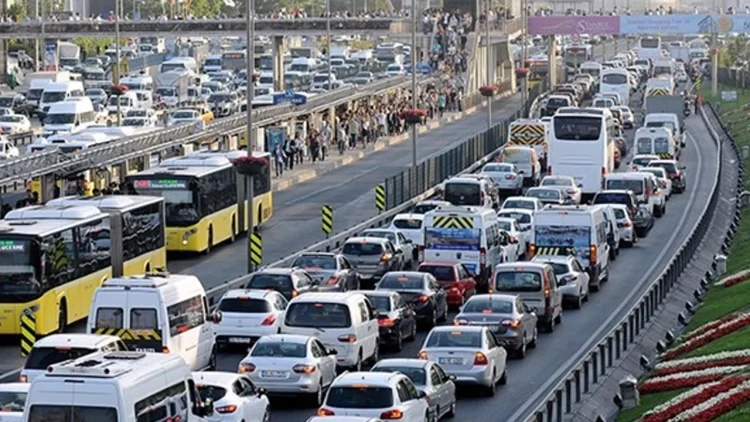 Bayram tatili için büyük göç başladı.