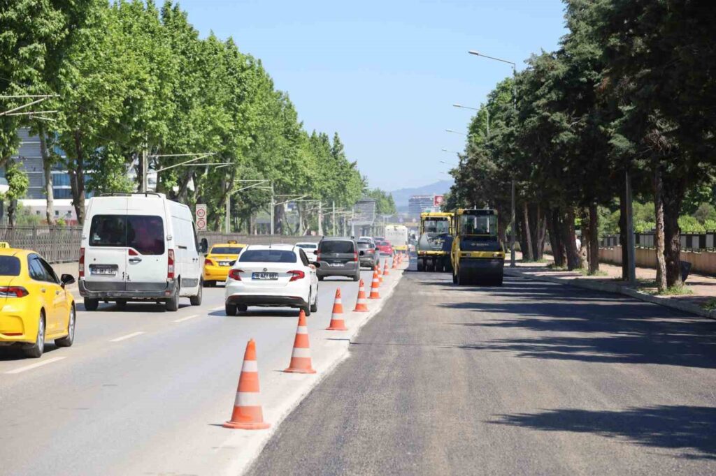 istanbul yolunda hummali asfalt calismasi habermeydan