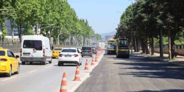 İstanbul Yolu’nda 1.500 metrelik asfalt yenileme çalışması hızlandı