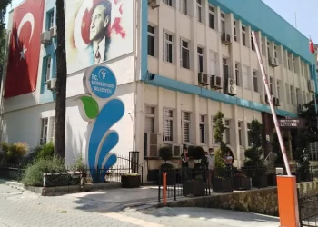 Merkezefendi Belediyesi’ne yönelik düzenlenen operasyonda 13 kişi gözaltına alındı Merkezefendi Belediyesi’ne yönelik düzenlenen operasyonda 13 kişi gözaltına alındı