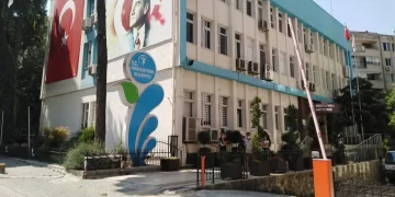 Merkezefendi Belediyesi’ne yönelik düzenlenen operasyonda 13 kişi gözaltına alındı Merkezefendi Belediyesi’ne yönelik düzenlenen operasyonda 13 kişi gözaltına alındı