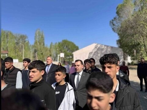 Muş Hasköy Kaymakamı, haftaya öğrencilerle başladı! mus haskoy kaymakami haftaya ogrencilerle basladi habermeydan e1778517593947