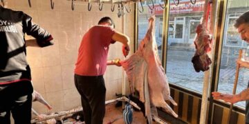 Muş Hasköy’de, bayram namazının ardından kurbanlar kesildi!