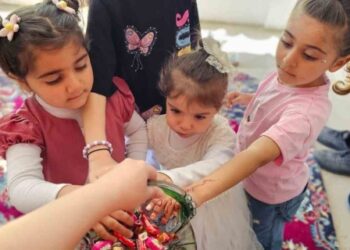 Muş Hasköy’de, bayramda şeker toplama geleneğini çocuklar yaşatıyor!