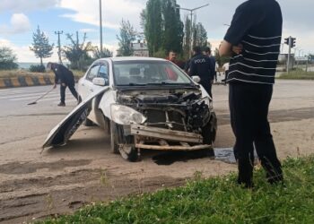 Muş Hasköy'de, hafriyat kamyonu ile otomobil çarpıştı! Muş Hasköy’de, hafriyat kamyonu ile otomobil çarpıştı!