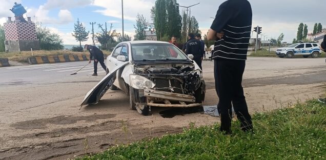 Muş Hasköy'de, hafriyat kamyonu ile otomobil çarpıştı! mus haskoyde hafriyat kamyonu ile otomobil carpisti habermeydan e1779802353521
