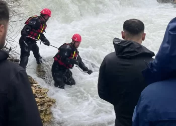 Muş’ta, dereye düşen Gülsima Yıldız’ı arama çalışmaları sürüyor!