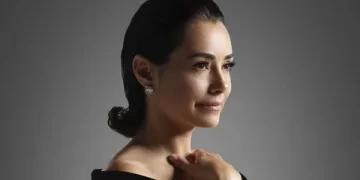 Özgü Namal’ın Cannes şıklığı göz kamaştırdı