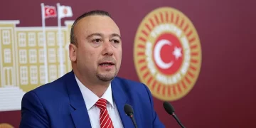 Görevden uzaklaştırılan Uşak Belediye Başkanı Özkan Yalım, CHP’den ihraç edildi