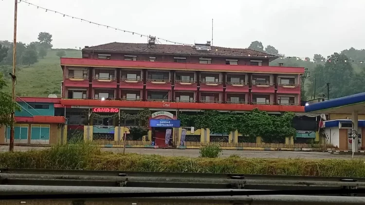 Otelde çıkan silahlı çatışma kanlı bitti: 2 ölü! Otelde çıkan silahlı çatışma kanlı bitti.