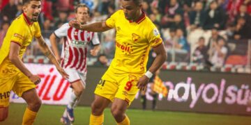 Samsunspor, Göztepe önünde 3 puanı 3 golle aldı!
