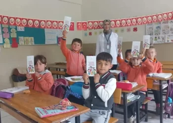 Sinop Durağan’da, sağlık ekipleri okulları gezip öğrencilere hijyeni anlattı!