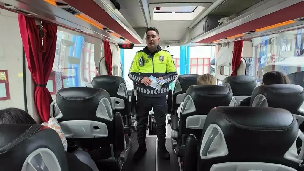 Sinop Emniyeti'nden, sürücü ve yolculara bayram öncesi uyarılar! sinop emniyetinden surucu ve yolculara bayram oncesi uyarilar habermeydan