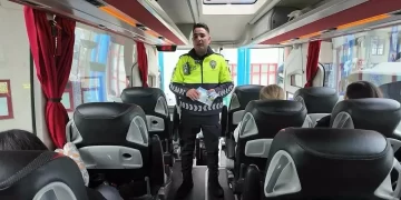 Sinop Emniyeti'nden, sürücü ve yolculara bayram öncesi uyarılar! Sinop Emniyeti’nden, sürücü ve yolculara bayram öncesi uyarılar!