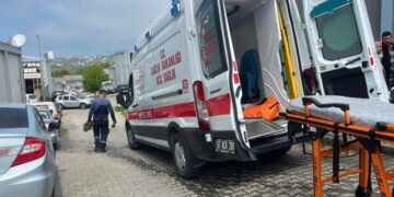 Sinop’ta, halatı kopan yük asansörü yere çakıldı: 2 yaralı